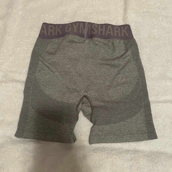 *SOLD* Gymshark Flex Shorts - Picture 2 of 4
